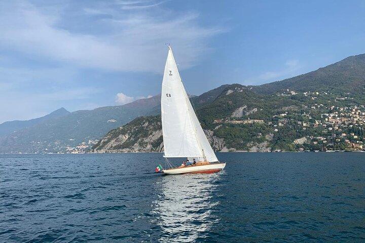 Private Guided Sailing Boat Tour on Lake Como with Aperitif