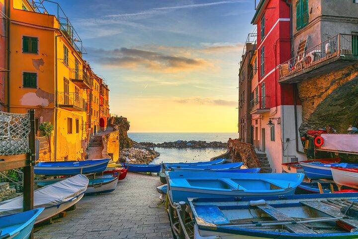 Cinqueterre and Portovenere Full Day Tour from Florence