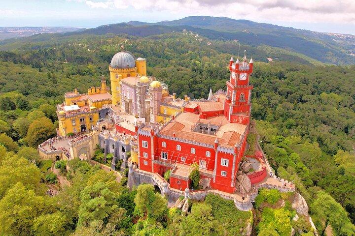Lisbon: Pena Palace, Regaleira, Sintra, Cabo, Cascais Small Group