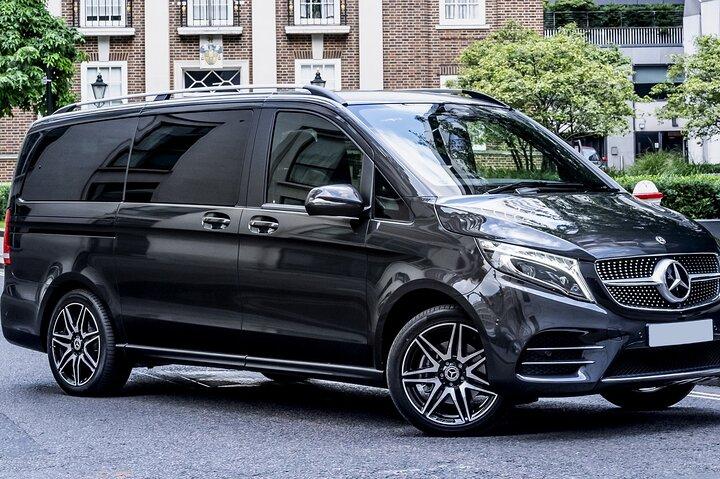 Arrival Transfer: Lyon Airport LYS to Lyon City in Luxury Van