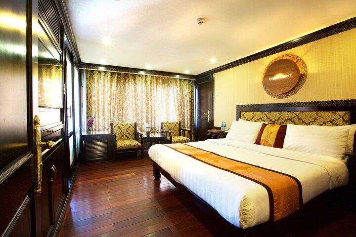 Hanoi : Starlight Cruise Halong Bay 2D1N with Seaview Cabin