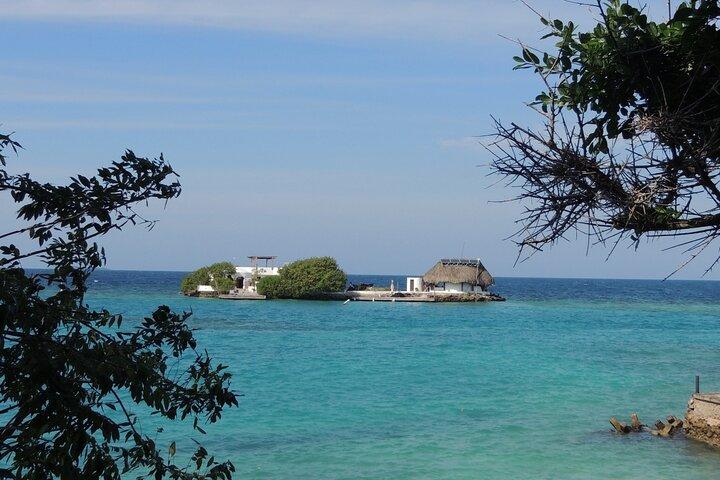 Cartagena VIP Boat Tour: Rosario Islands & Snorkel