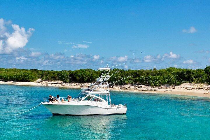 Private Luxury 36' Yacht from Fajardo to Icacos or Palomino