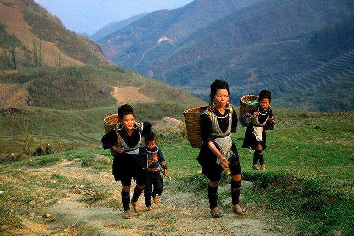 Full-Day Motor Bike Tour in Sapa with Rice Fields & Valleys Visit