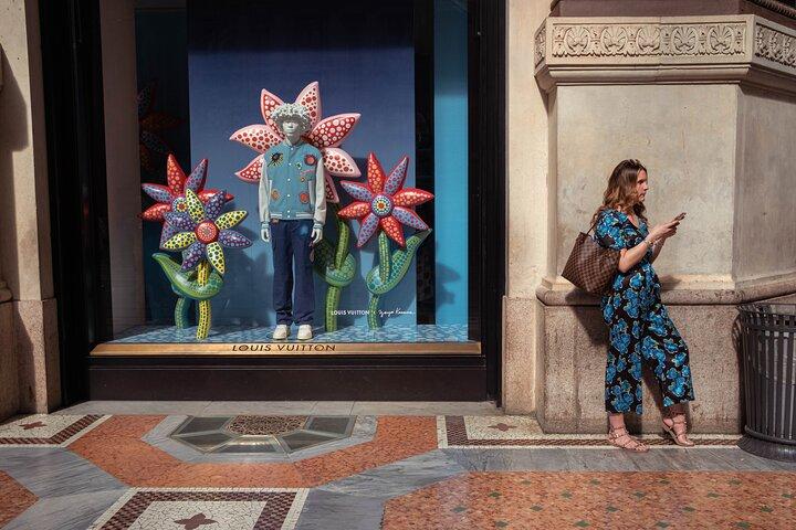 Private Milan Street Photography Walking Tour with an Artist