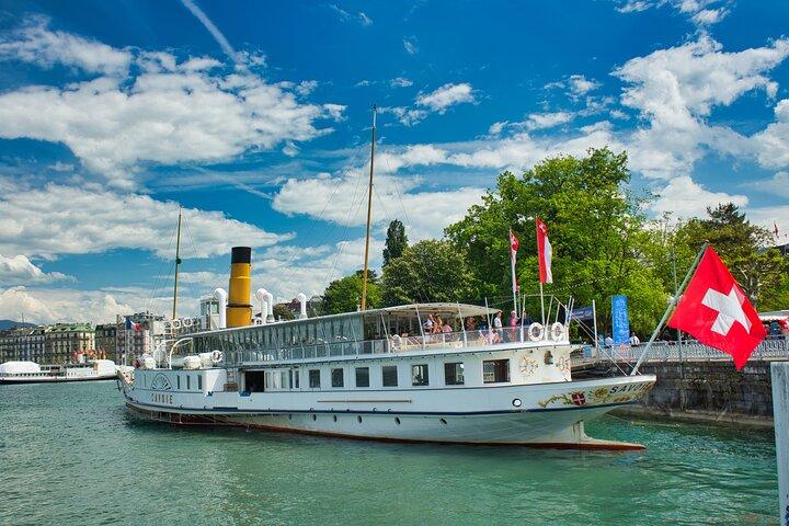 Como City & Lugano City private tour. Two countries in a day.