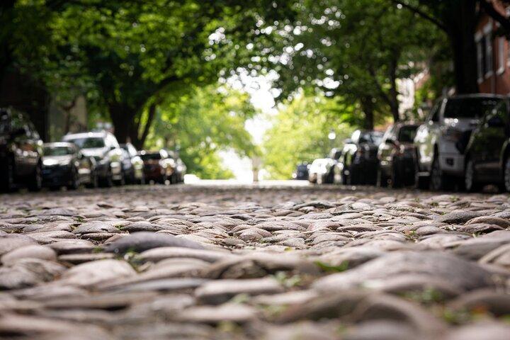 A Guided Walking Tour through Historic Old Town Alexandria