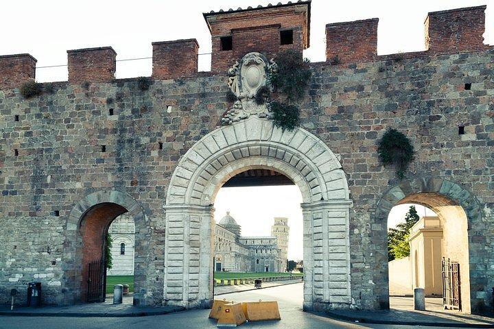 Best of Pisa Guided Walking Tour with Leaning Tower Entry Ticket
