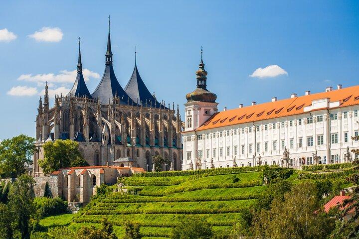 Private guided car trip to Kutna Hora from Praha with Bone Church