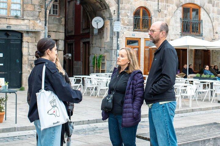 Fado Half Day Guided Tour with Dinner and Live Show in Lisbon