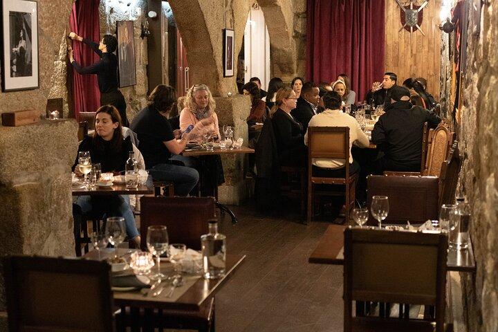 Fado Half Day Guided Tour with Dinner and Live Show in Lisbon