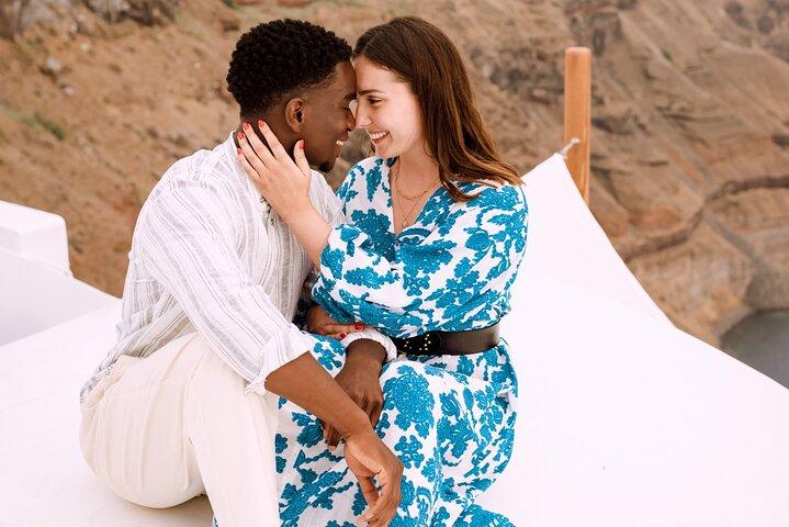 Santorini Couple Photoshoot & Proposal With a Local Photographer