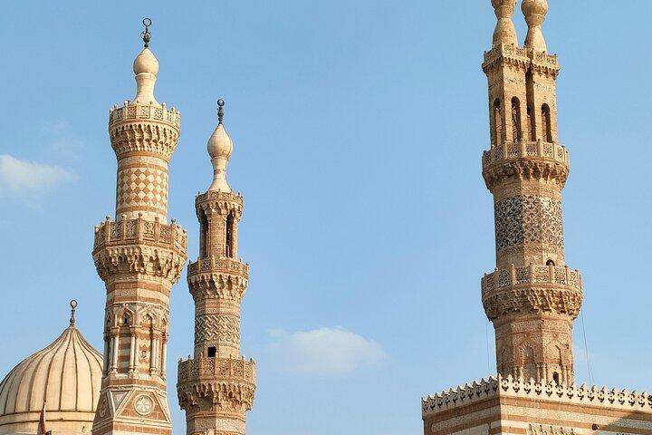 Full Day Giza Pyramids, Egyptian Museum and Khan Al Khalil Bazaar