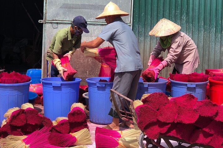 Secret Handicraft Villages of Hanoi ( Incense and hat Villages )