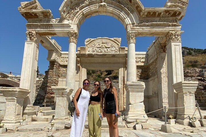 Private Tour in Ephesus and Traditional Turkish Bath from Port