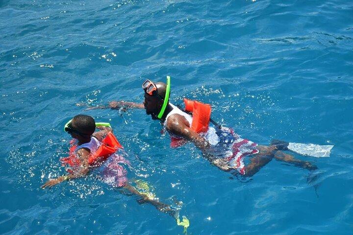 Boatride & Snorkeling then Margaritaville Hipstrip Activity