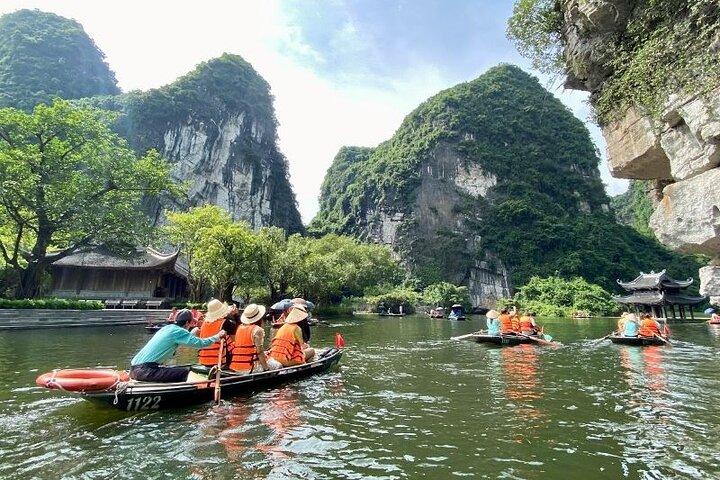 Ninh Binh Private Tour Hoa Lu - Trang An - Mua Cave Full Day