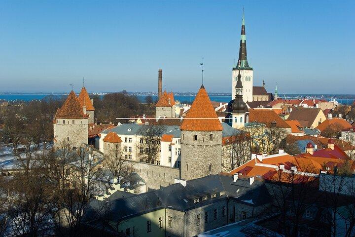 Private Custom Walking Tour with Local Guide in Tallinn