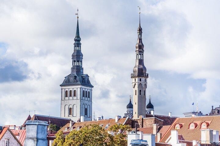 Private Custom Walking Tour with Local Guide in Tallinn