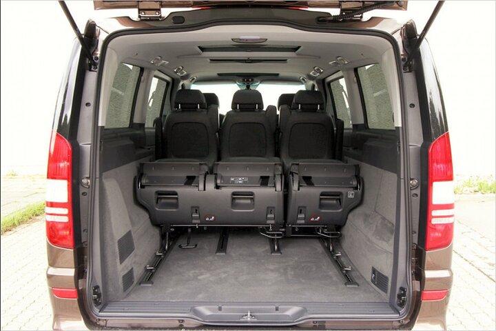 Private airport transfer in Vienna for up to 8 people in minibus