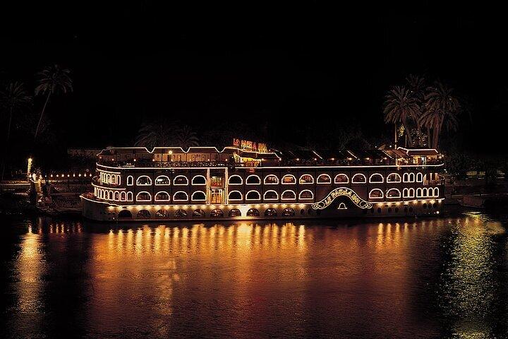 Evening Dinner Nile Cruise in Cairo with Private Transport