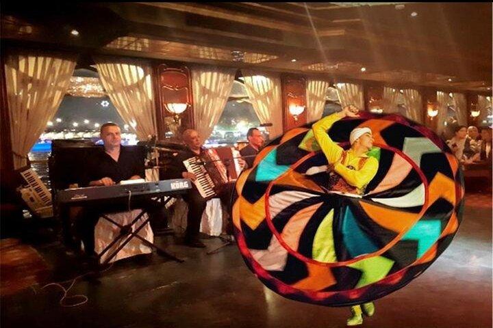 Evening Dinner Nile Cruise in Cairo with Private Transport