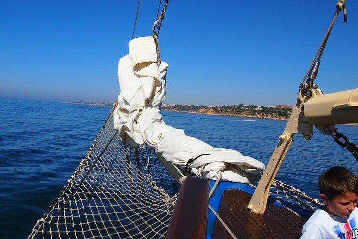 Algarve Coast Cruise – Caves – Swimming Stops – Music – Open Bar