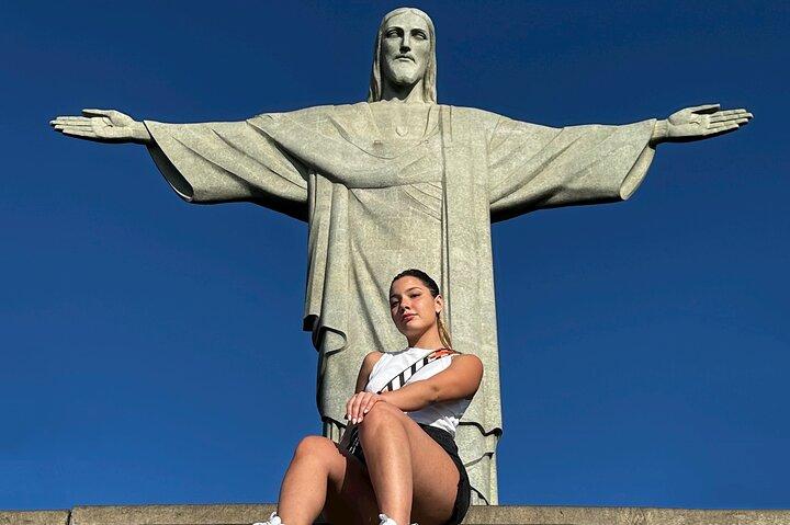 Sunrise tour at Mirante Dona Marta and Cristo Redentor