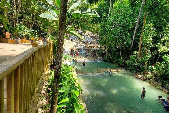 Private Transfer from Montego Bay to Dunns River Falls