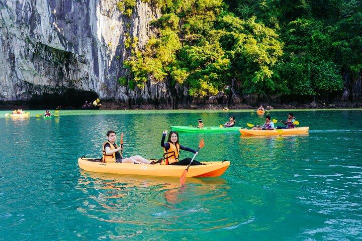 One Day Deluxe Boat Trip in Ha Long Bay
