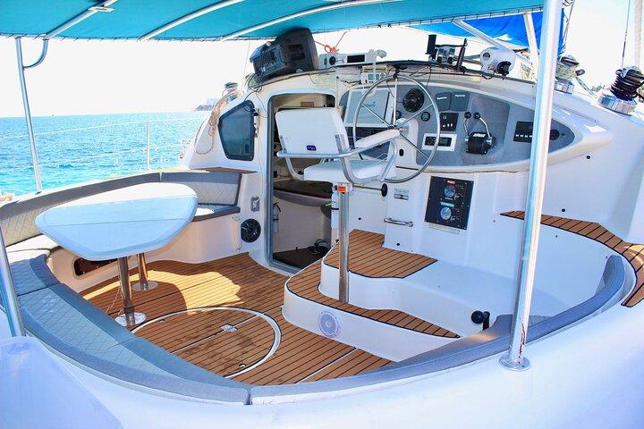 7hrs / 46ft Catamaran Private Charter From Cancun to Isla Mujeres