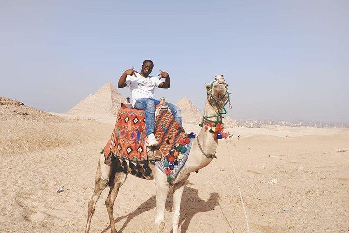Private Guided Tour of Giza Pyramids and Sphinx with Camel Ride