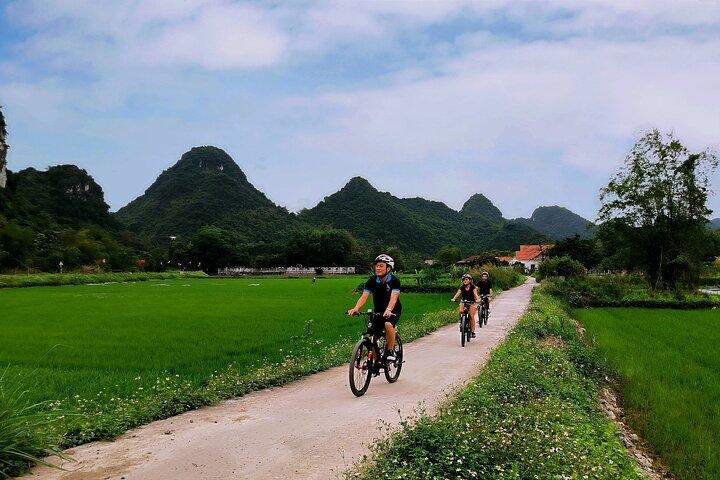 Ninh Binh 1 Day Tour(Tam Coc - Mua Cave - Bich Dong)