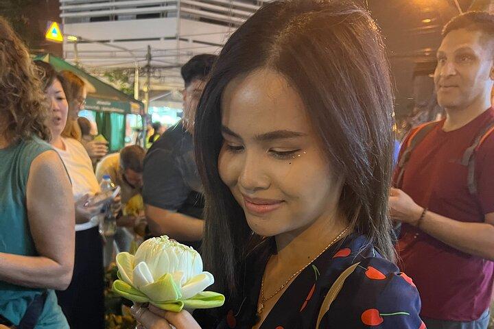 Tuk-tuk Private Tour in Bangkok by Night with Chinatown meal