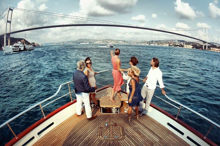 Istanbul Bosphorus Boat Cruise Tour ( MORNİNG or SUNSET )