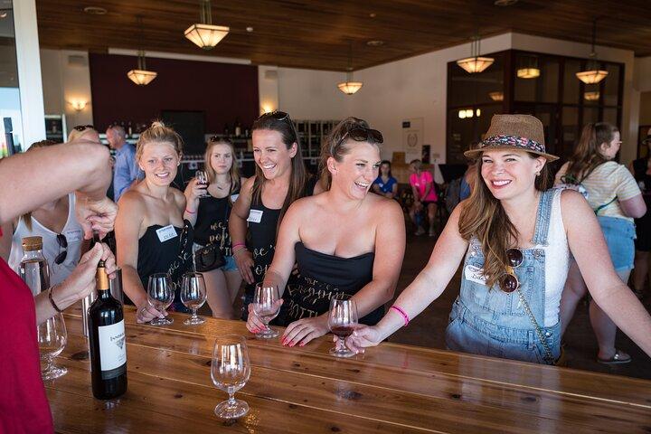 Niagara-on-the-Lake Small Group Wine Tasting Tour
