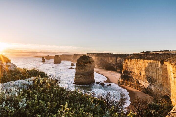 Great Ocean Road, 12 Apostles, Loch Ard Gorge & lunch - Melbourne