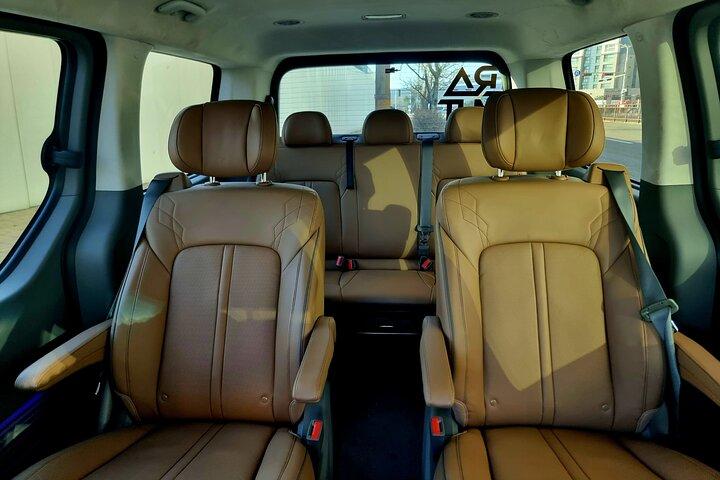 Ultimate Private Seoul Experience with Chauffeur-driven Car