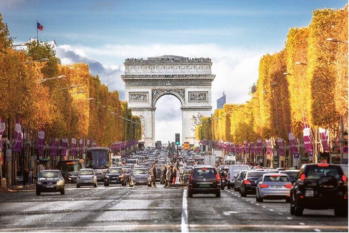 Paris: Private Customizable Full-Day Tour with Hotel Transfer