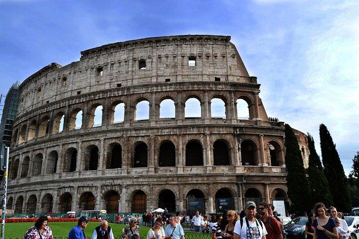 Colosseum tour with guide, arena option
