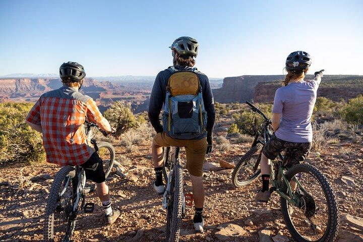 E-BIKE Sunset - Dead Horse Point E-bike Mountain Bike Tour