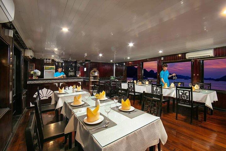 Halong Fantasea Cruises - 2 Days 1 Night Tour From Hanoi