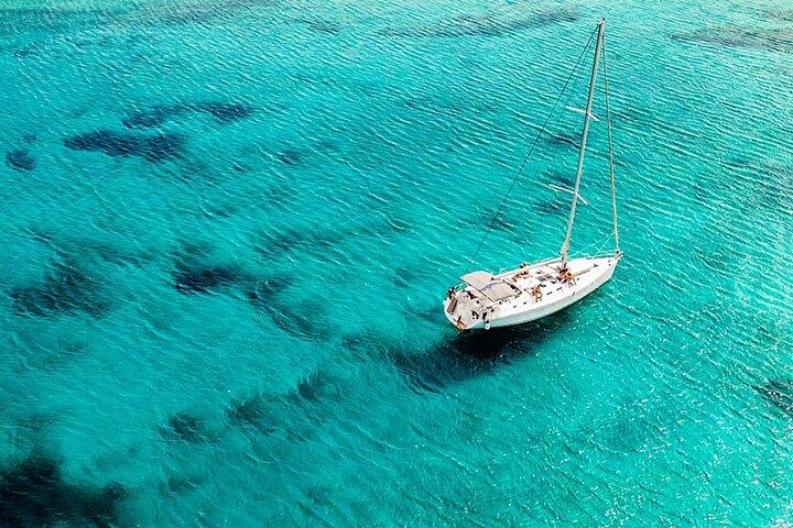 Private sailing cruise to Delos & Rhenia with Lunch & Transfer