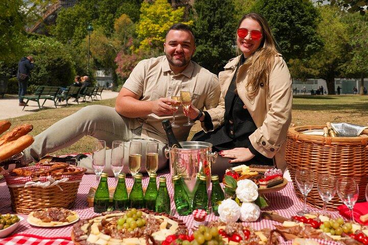 Picnic like a parisian