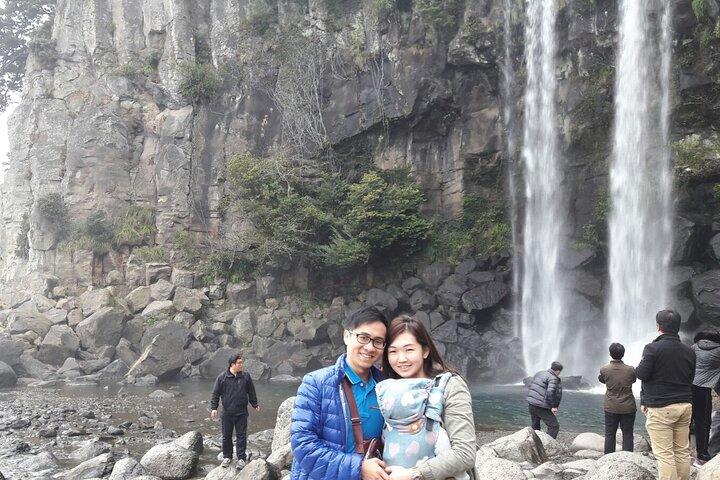 Jeju Island private taxi tour-waterfalls & Oedolgae & Jusangjeoli