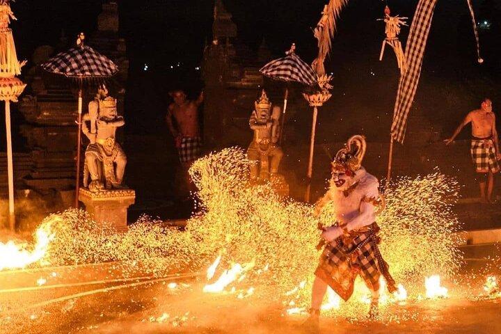 Bali Uluwatu Sunset Kecak Fire Dance and Beach Dinner Tour