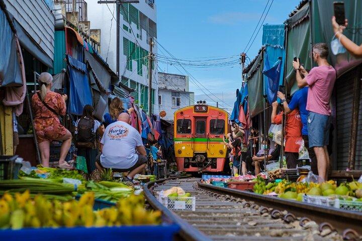 Private - Damnoen Saduak Floating Market & Railway Market Tour