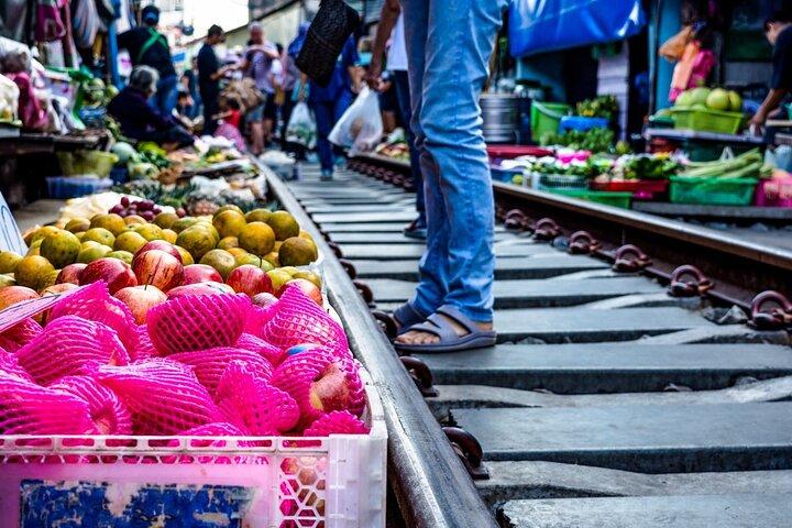 Private - Damnoen Saduak Floating Market & Railway Market Tour