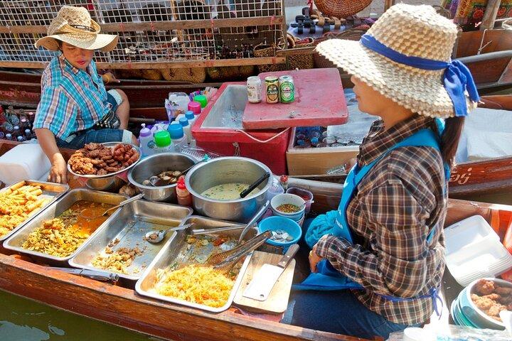 Private - Damnoen Saduak Floating Market & Railway Market Tour