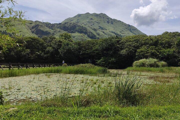 One Day Hike around Taipei's Yangmingshan National Park